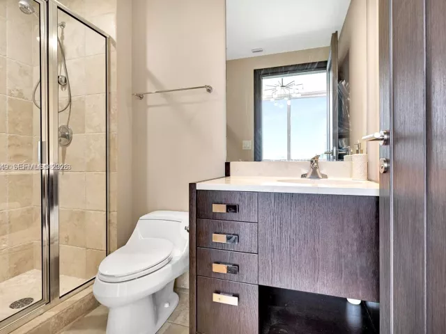 3-bedroom condo for sale in Sunny Isles Beach - 18201 Collins Ave 1507 - MondialRealty