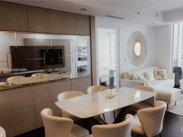 3-bedroom condo for sale in Sunny Isles Beach - 18201 Collins Ave 1507 - MondialRealty