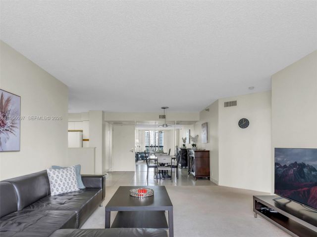 2-bedroom condo for rent in Aventura - 3400 NE 192nd St 910 - MondialRealty