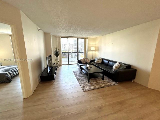 2-bedroom condo for rent in Aventura - 3400 NE 192nd St 910 - MondialRealty