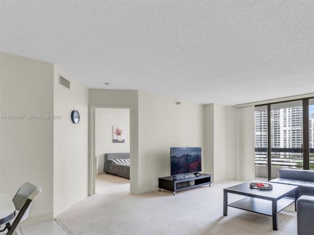 2-bedroom condo for rent in Aventura - 3400 NE 192nd St 910 - MondialRealty