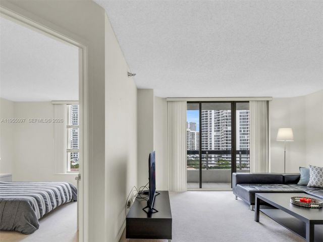 2-bedroom condo for rent in Aventura - 3400 NE 192nd St 910 - MondialRealty