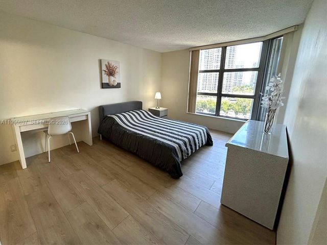 2-bedroom condo for rent in Aventura - 3400 NE 192nd St 910 - MondialRealty