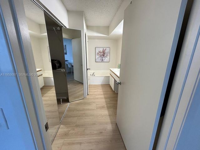 2-bedroom condo for rent in Aventura - 3400 NE 192nd St 910 - MondialRealty