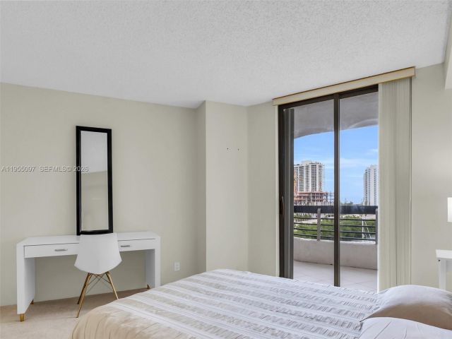 2-bedroom condo for rent in Aventura - 3400 NE 192nd St 910 - MondialRealty
