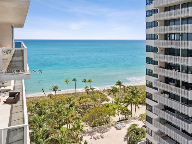 4-bedroom condo for sale in Bal Harbour - 10225 Collins Ave 904 - MondialRealty