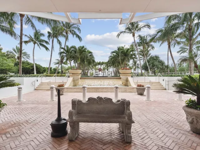 4-bedroom condo for sale in Bal Harbour - 10225 Collins Ave 904 - MondialRealty