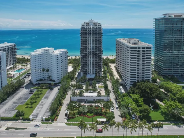 4-bedroom condo for sale in Bal Harbour - 10225 Collins Ave 904 - MondialRealty