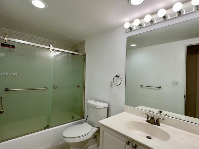 2-bedroom condo for rent in Sunny Isles Beach - 19380 Collins Ave 227 - MondialRealty