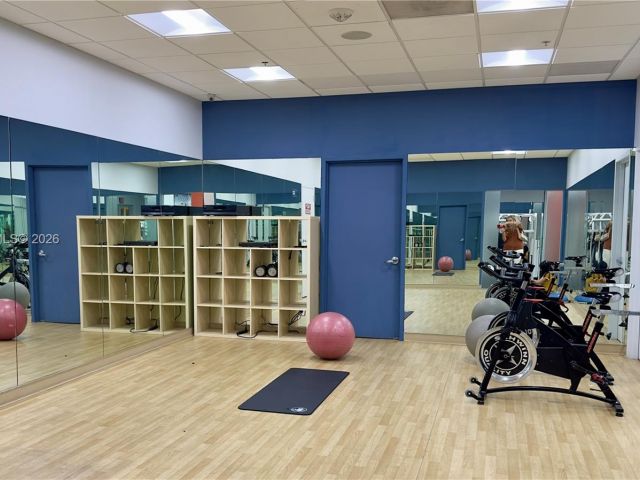 2-bedroom condo for rent in Sunny Isles Beach - 19380 Collins Ave 227 - MondialRealty