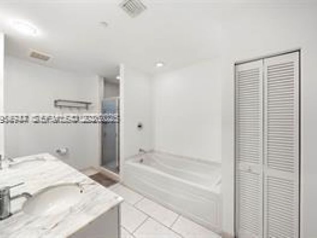 Apartment for rent  Unit #200 - photo 7294214