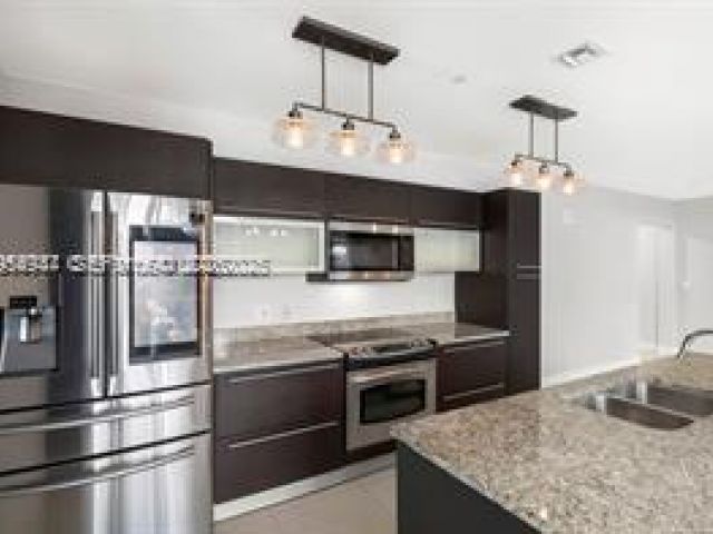 Apartment for rent  Unit #200 - photo 7294217