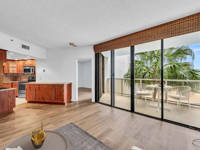 2-bedroom condo for sale in Aventura - 20281 E Country Club Dr 210 - MondialRealty