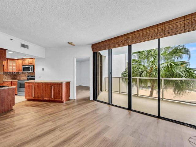 2-bedroom condo for sale in Aventura - 20281 E Country Club Dr 210 - MondialRealty