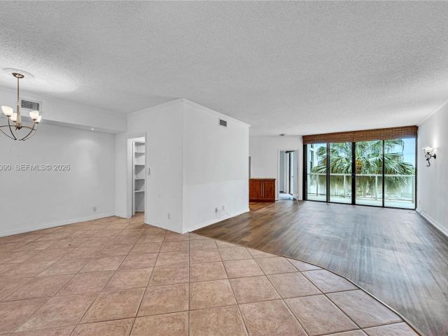 2-bedroom condo for sale in Aventura - 20281 E Country Club Dr 210 - MondialRealty
