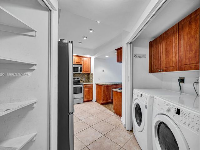 2-bedroom condo for sale in Aventura - 20281 E Country Club Dr 210 - MondialRealty