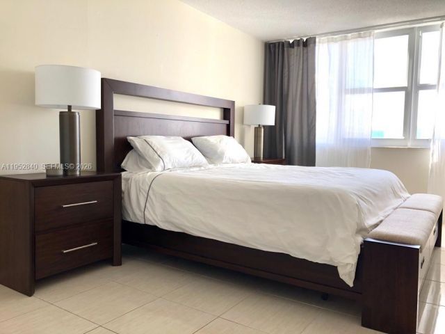 Apartment for rent  Unit #1901 - photo 7440674