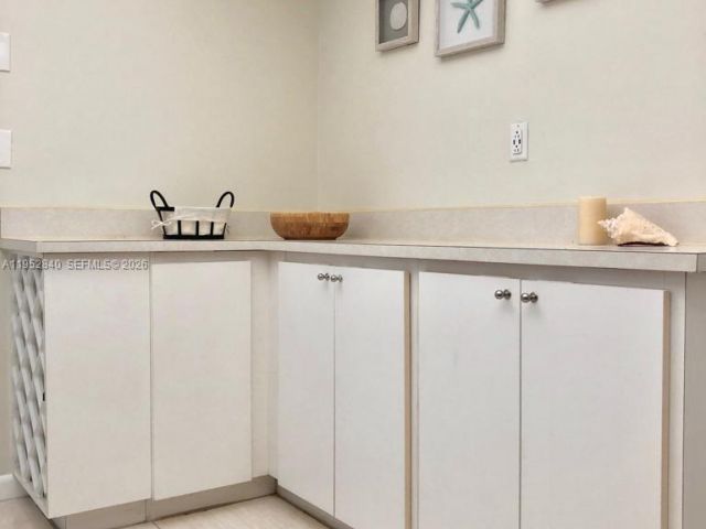 Apartment for rent  Unit #1901 - photo 7440684