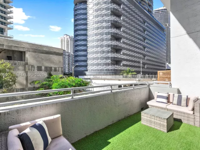1-bedroom condo for sale in Miami -  - MondialRealty