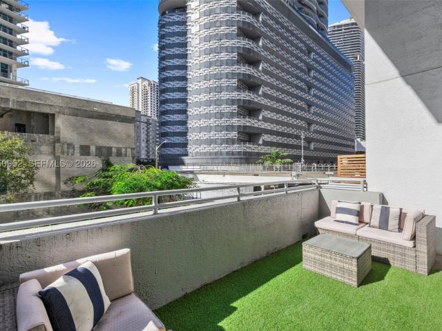 1-bedroom condo for sale in Miami -  - MondialRealty