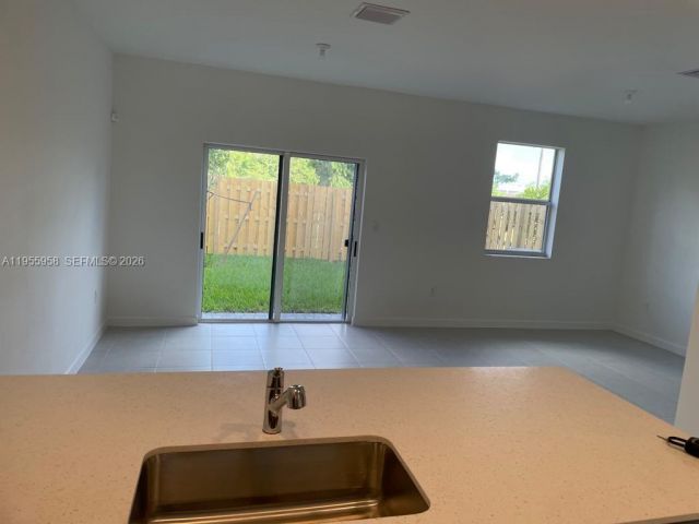 3-bedroom home for rent in Miami - 29081 SW 162th Ct - MondialRealty