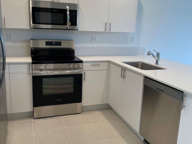 3-bedroom home for rent in Miami - 29081 SW 162th Ct - MondialRealty