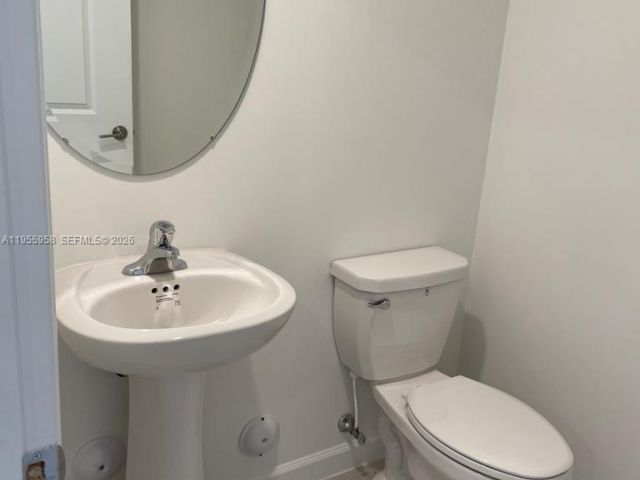 3-bedroom home for rent in Miami - 29081 SW 162th Ct - MondialRealty