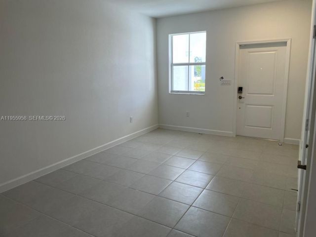 3-bedroom home for rent in Miami - 29081 SW 162th Ct - MondialRealty
