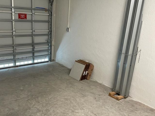 3-bedroom home for rent in Miami - 29081 SW 162th Ct - MondialRealty