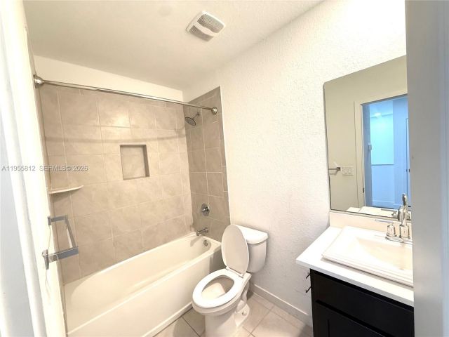 3-bedroom home for rent in Miami Gardens - 20861 NW 9TH PATH - MondialRealty