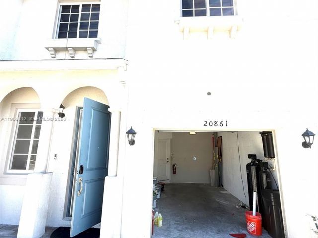 3-bedroom home for rent in Miami Gardens - 20861 NW 9TH PATH - MondialRealty