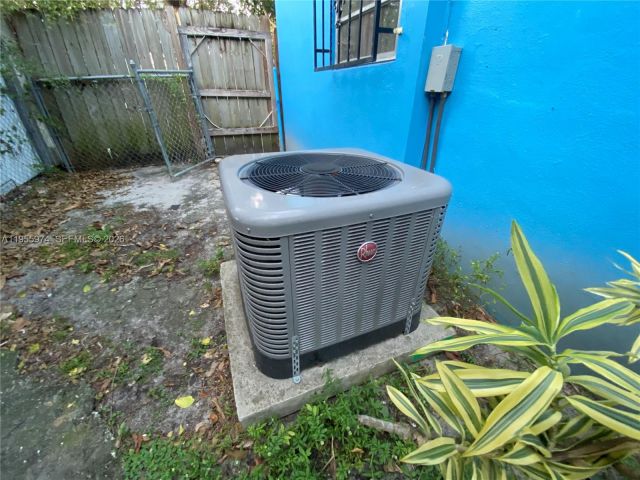 3-bedroom home for sale in Miami Gardens - 3011 NW 152nd Ter - MondialRealty