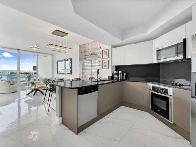 Apartment for sale  Unit #904 - photo 7345020