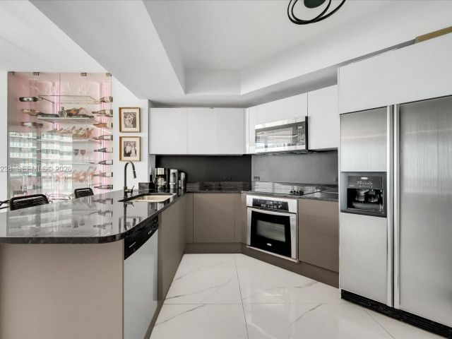 Apartment for sale  Unit #904 - photo 7345022