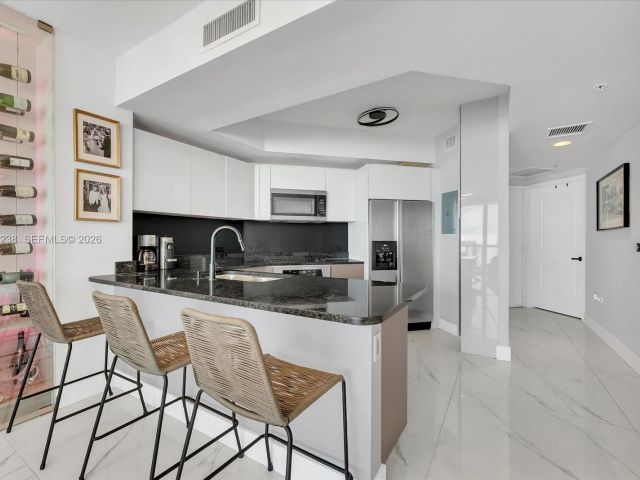 Apartment for sale  Unit #904 - photo 7345025