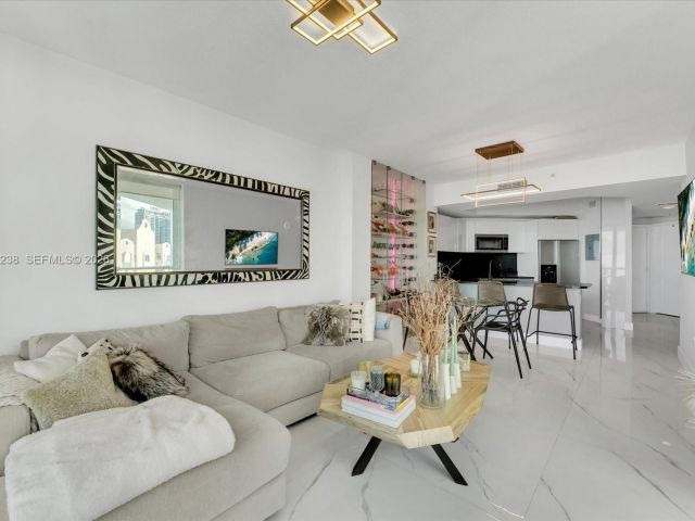 Apartment for sale  Unit #904 - photo 7345031