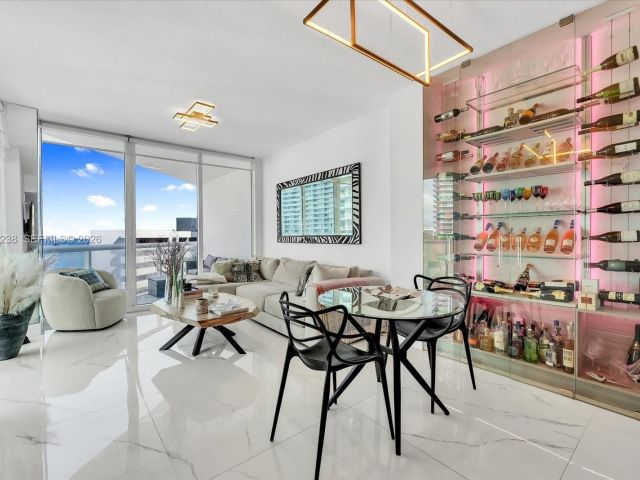 Apartment for sale  Unit #904 - photo 7345033