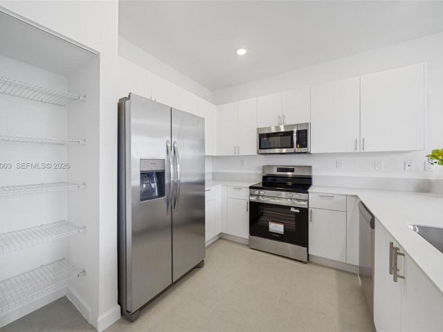 4-bedroom home for rent in Homestead - 19448 SW 338 Ter - MondialRealty