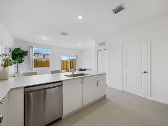 4-bedroom home for rent in Homestead - 19448 SW 338 Ter - MondialRealty