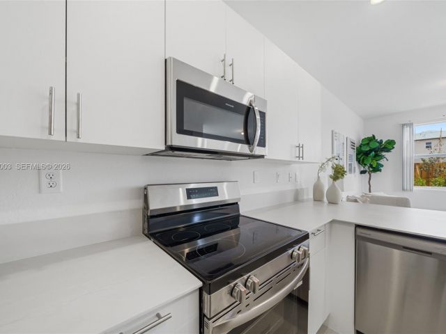 4-bedroom home for rent in Homestead - 19448 SW 338 Ter - MondialRealty