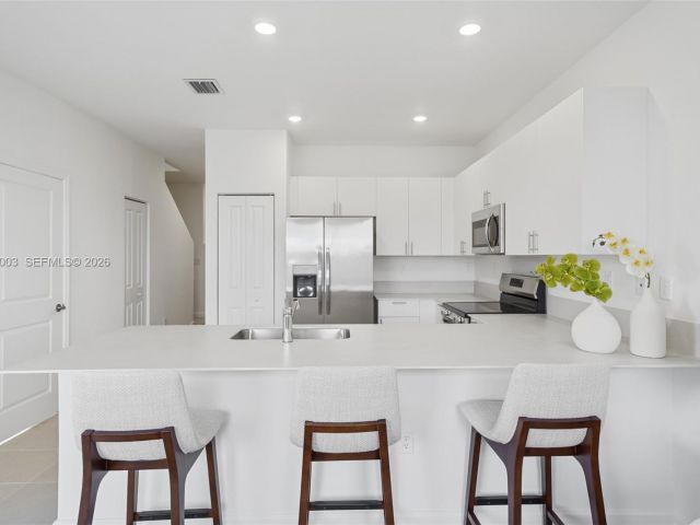 4-bedroom home for rent in Homestead - 19448 SW 338 Ter - MondialRealty