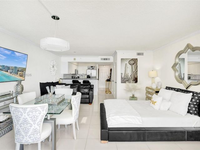 Apartment for rent  Unit #1212 (available April 24) - photo 7432007