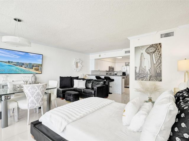 Apartment for rent  Unit #1212 (available April 24) - photo 7432008