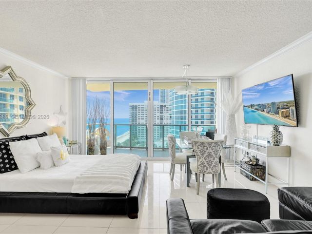 Apartment for rent  Unit #1212 (available April 24) - photo 7432009