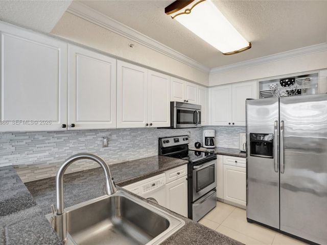 Apartment for rent  Unit #1212 (available April 24) - photo 7432011