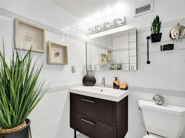 Apartment for rent  Unit #1212 (available April 24) - photo 7432012