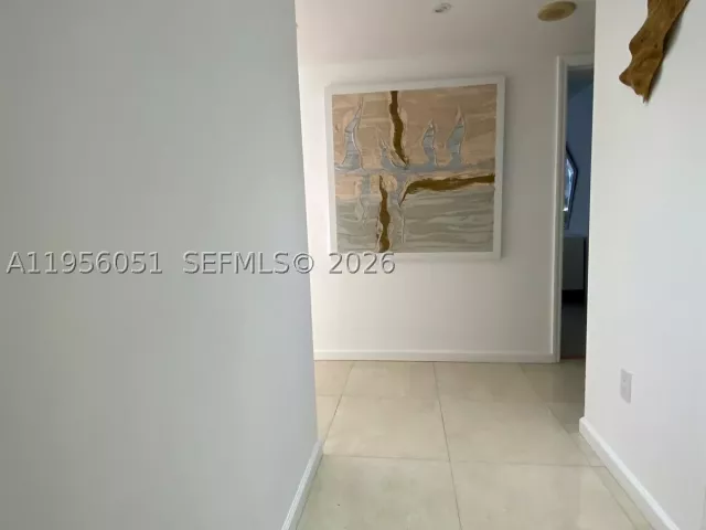 2-bedroom condo for rent in Key Biscayne -  - MondialRealty