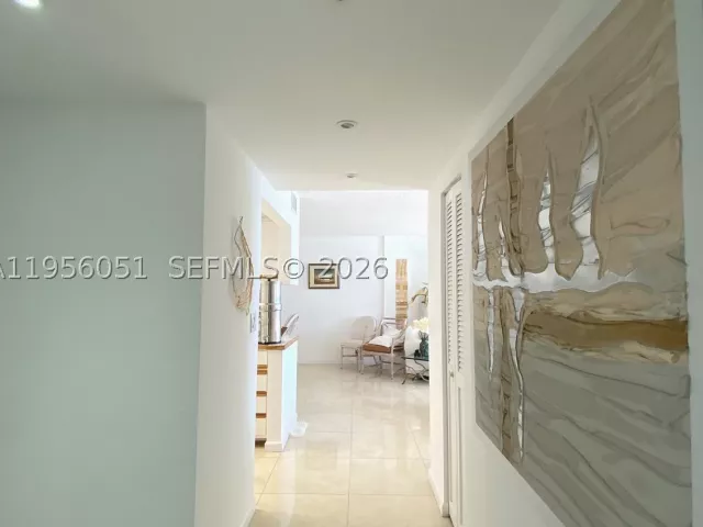 2-bedroom condo for rent in Key Biscayne -  - MondialRealty