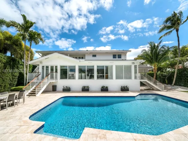 5-bedroom home for sale in Coral Gables - 6832 Sunrise Ct - MondialRealty