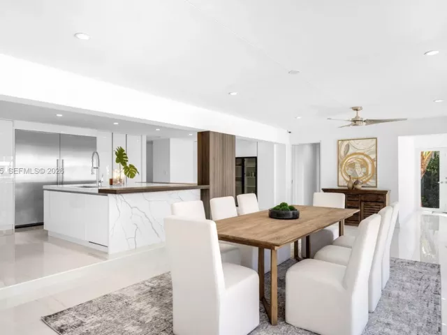 5-bedroom home for sale in Coral Gables - 6832 Sunrise Ct - MondialRealty